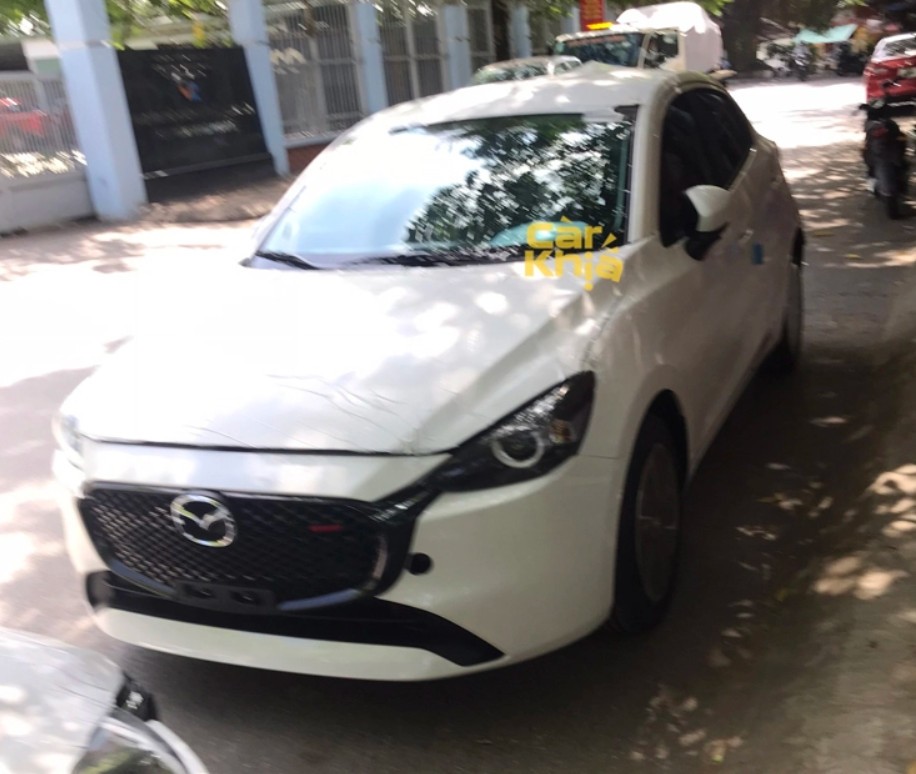 Mazda 2 2023 xuất hiện tại trạm đăng kiểm Việt Nam