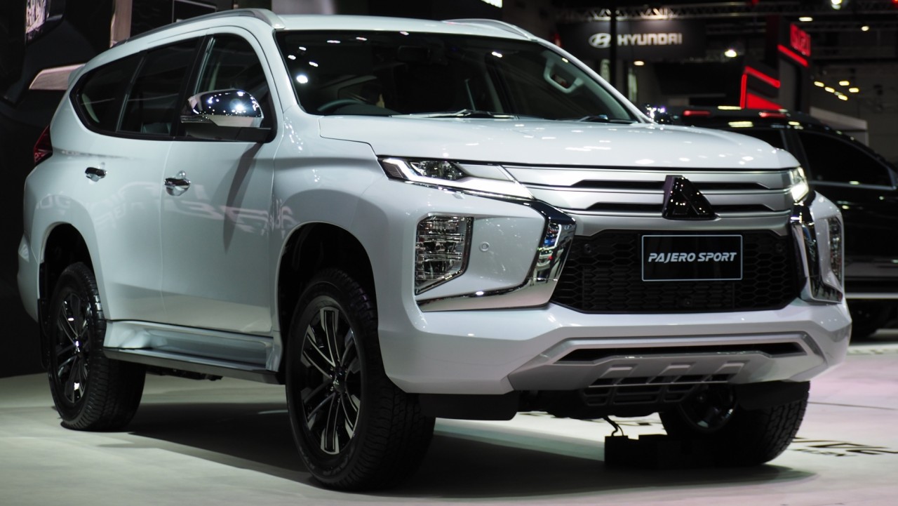 Mitsubishi Pajero Sport giảm tới 200 triệu đồng tại đại lý, xả kho đón bản mới về