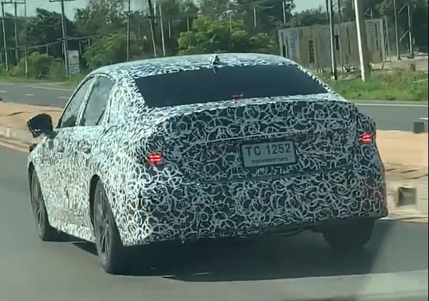 lo anh chay thu honda civic the he moi