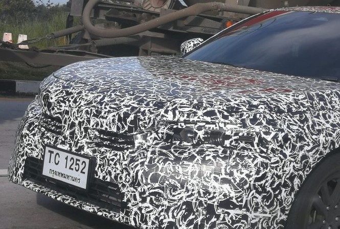 lo anh chay thu honda civic the he moi