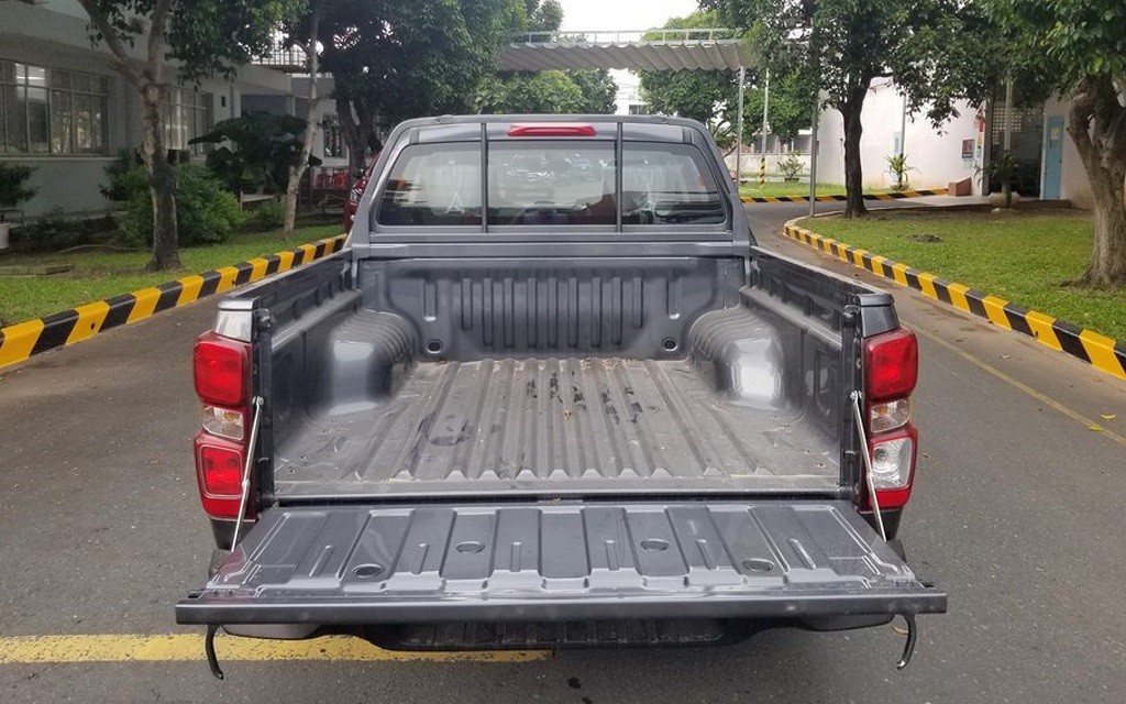 Isuzu D-Max thêm bản cabin đôi giá rẻ, chỉ 499 triệu đồng