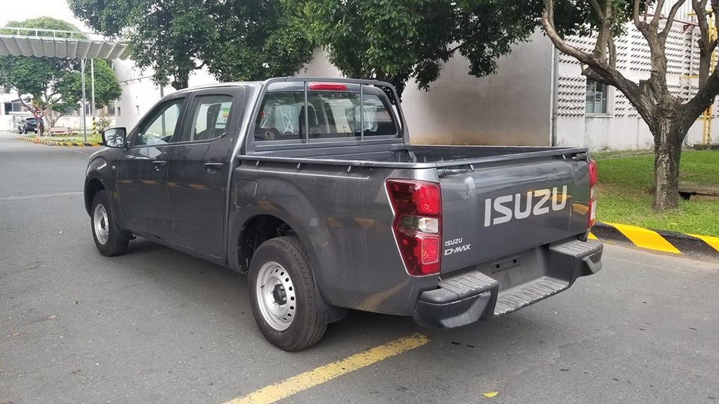 Isuzu D-Max thêm bản cabin đôi giá rẻ, chỉ 499 triệu đồng