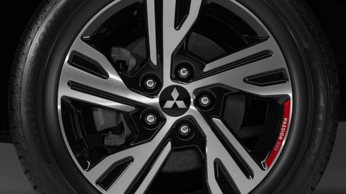 Cận cảnh Mitsubishi Xpander phiên bản đặc biệt vừa ra mắt Thái Lan