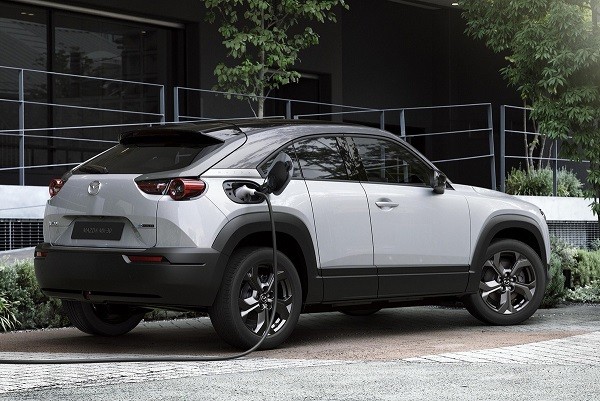 Chiêm ngưỡng MX-30 - mẫu xe điện đầu tiên Mazda sản xuất