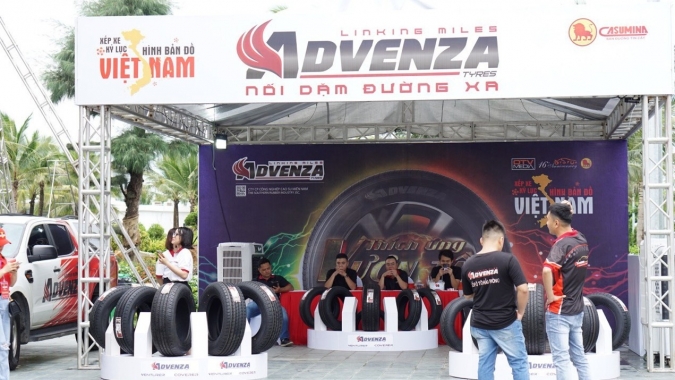 Advenza thu hút khách tham quan tại sự kiện Xếp xe kỷ lục hình bản đồ Việt Nam