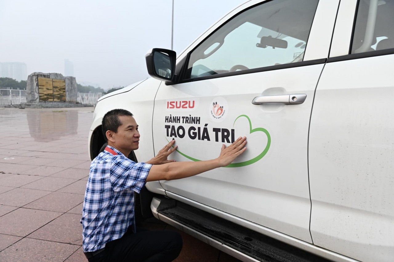 Isuzu Caravan 2023 chính thức bắt đầu Isuzu Caravan 2023 chính thức bắt đầu