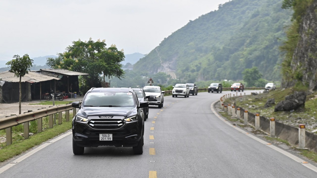 Isuzu Caravan 2023 chính thức bắt đầu