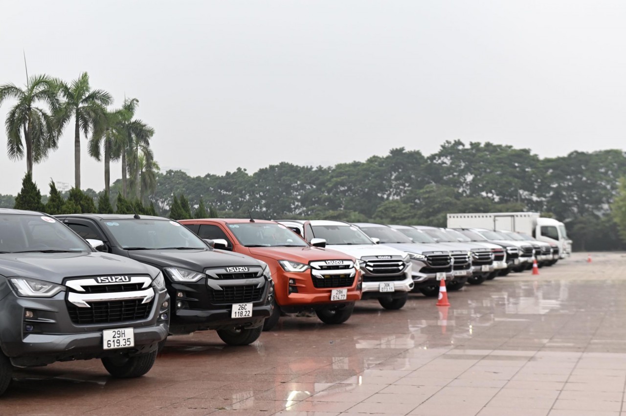 Isuzu Caravan 2023 chính thức bắt đầu Isuzu Caravan 2023 chính thức bắt đầu