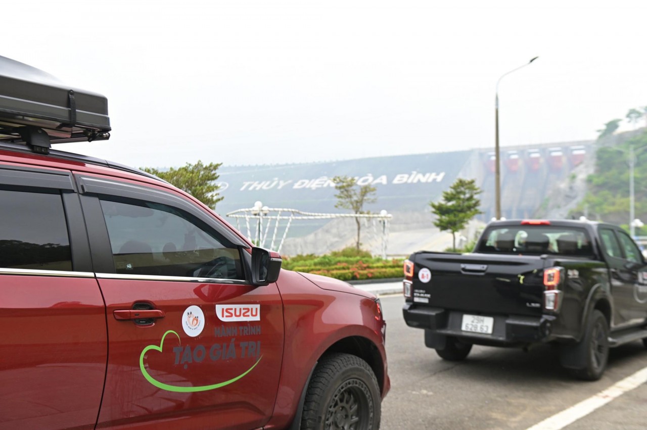 Isuzu Caravan 2023 chính thức bắt đầu Isuzu Caravan 2023 chính thức bắt đầu