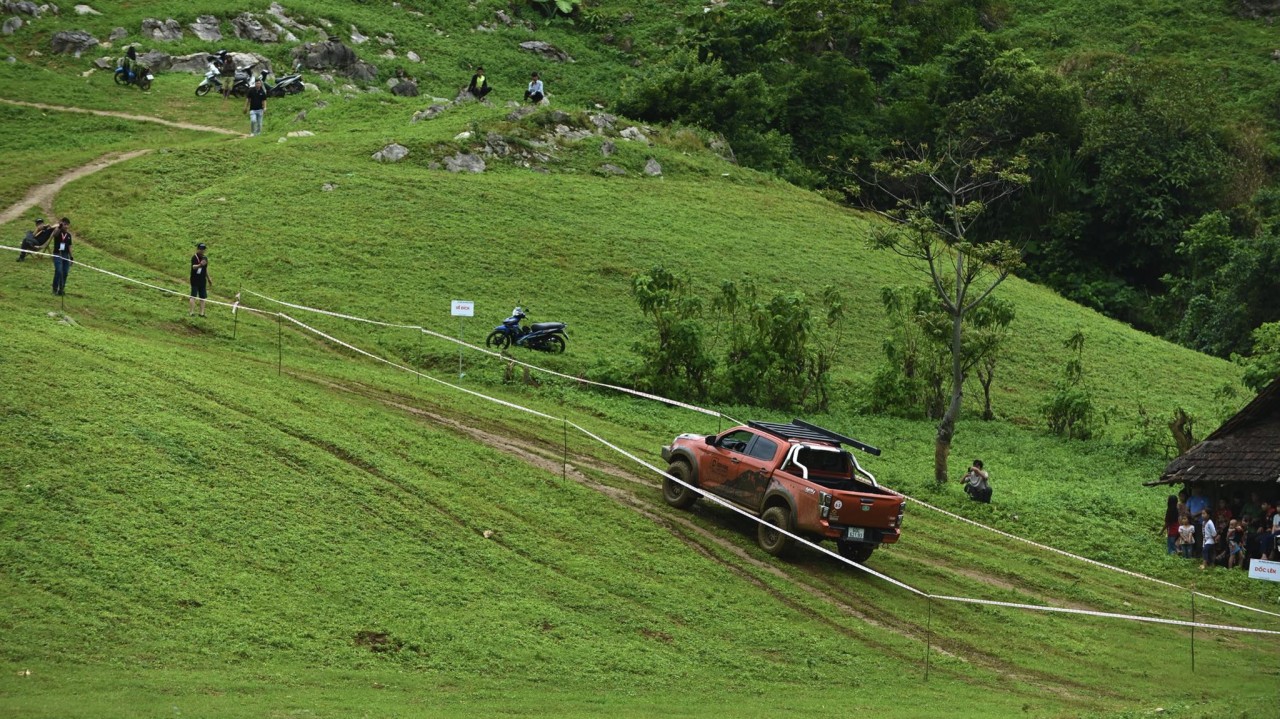 Isuzu Caravan 2023 chính thức bắt đầu