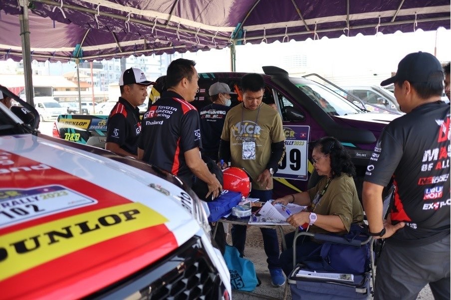 Ngắm Mitsubishi Triton thế hệ mới trước khi xuất phát chặng 1 giải đua xuyên Á AXCR 2023