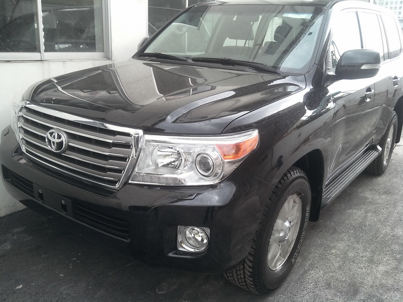 trieu hoi xe tien ty toyota land cruiser alphard fortuner tai viet nam