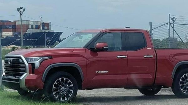 Hình ảnh thực tế bán tải Toyota Tundra 2022 sắp ra mắt cuối năm nay