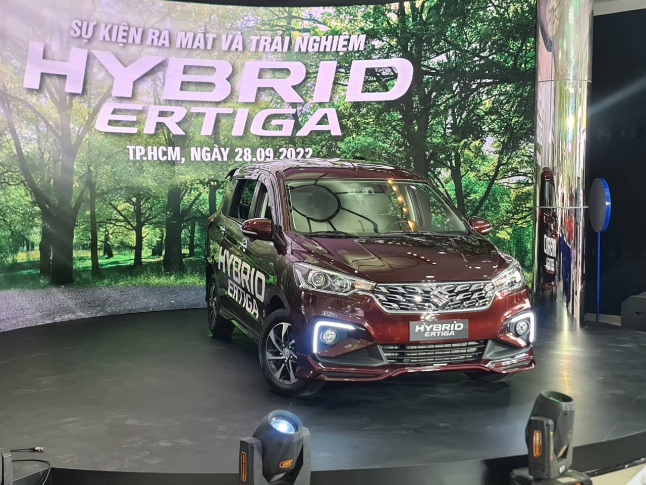 Suzuki Ertiga Hybrid 2022 ra mắt tại Việt Nam với giá 539 triệu đồng