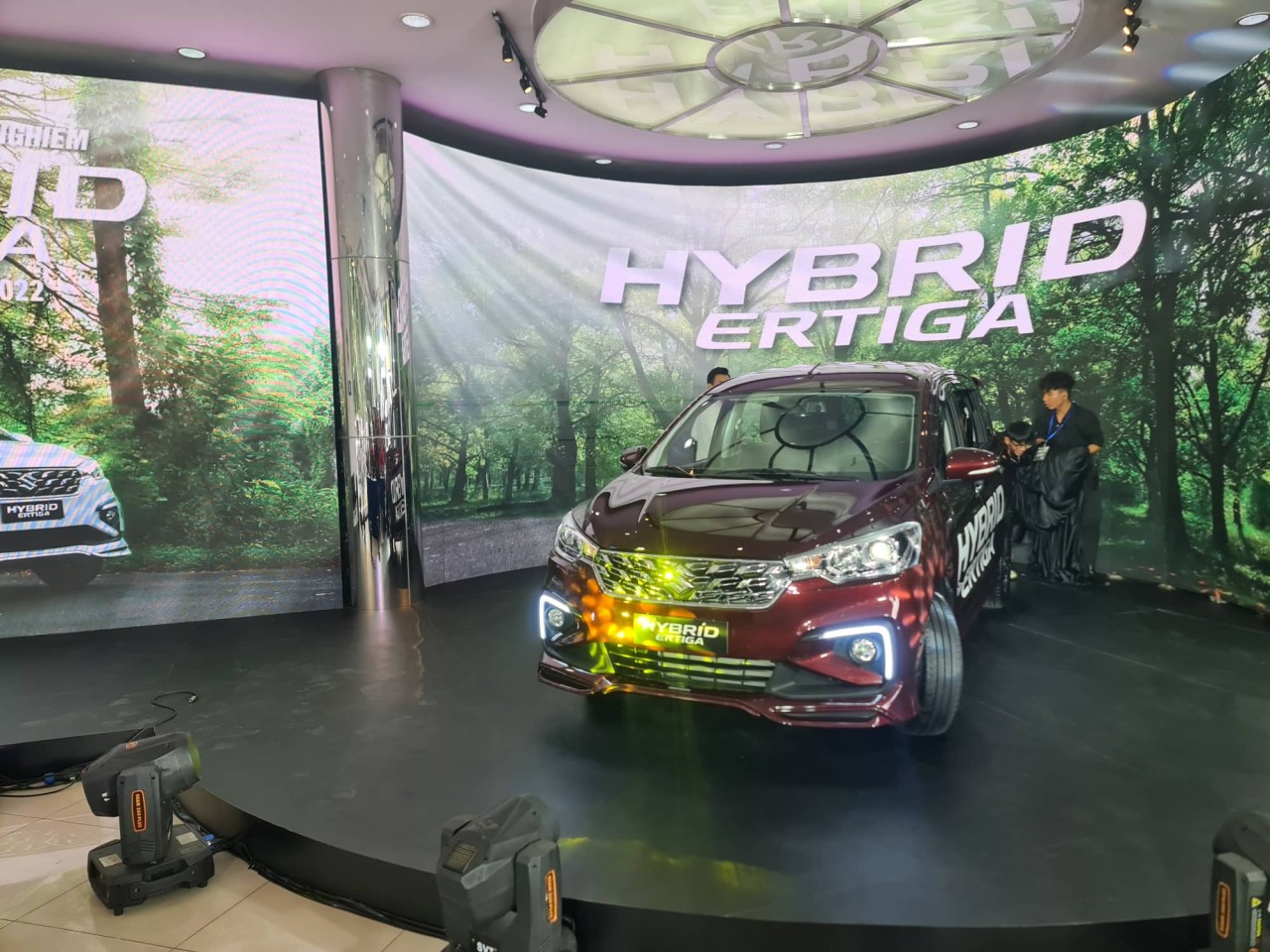 Suzuki Ertiga Hybrid 2022 ra mắt tại Việt Nam với giá 539 triệu đồng