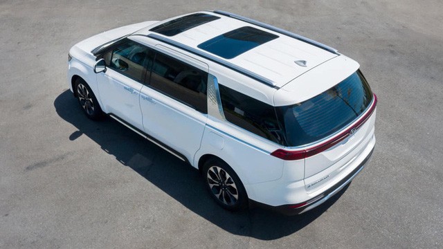 Lộ ảnh thực tế Kia Carnival 2022 tại Việt Nam trước ngày ra mắt