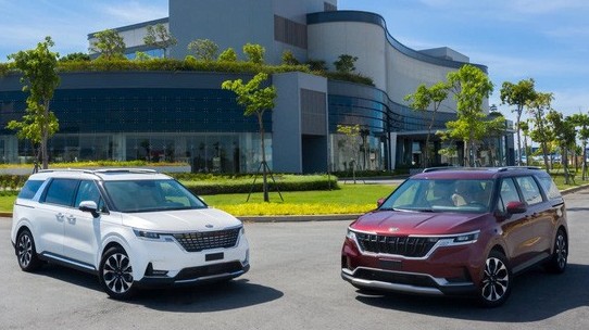 Lộ ảnh thực tế Kia Carnival 2022 tại Việt Nam trước ngày ra mắt