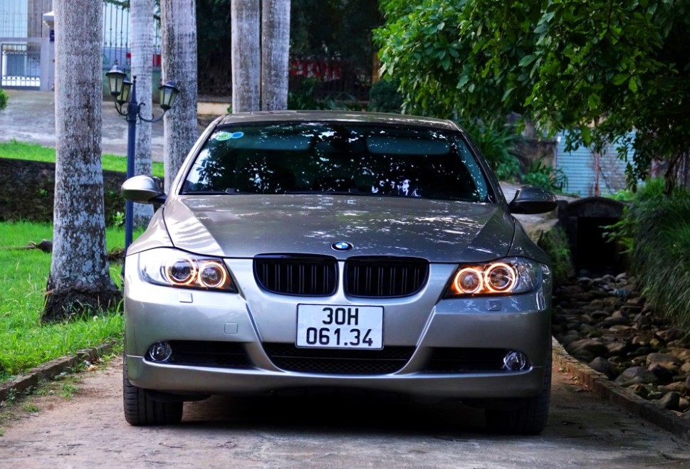 BMW E90 325i đời 2008 - cảm nhận sau 2 tháng cầm lái