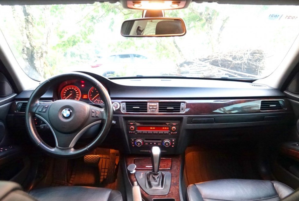 BMW E90 325i đời 2008 - cảm nhận sau 2 tháng cầm lái