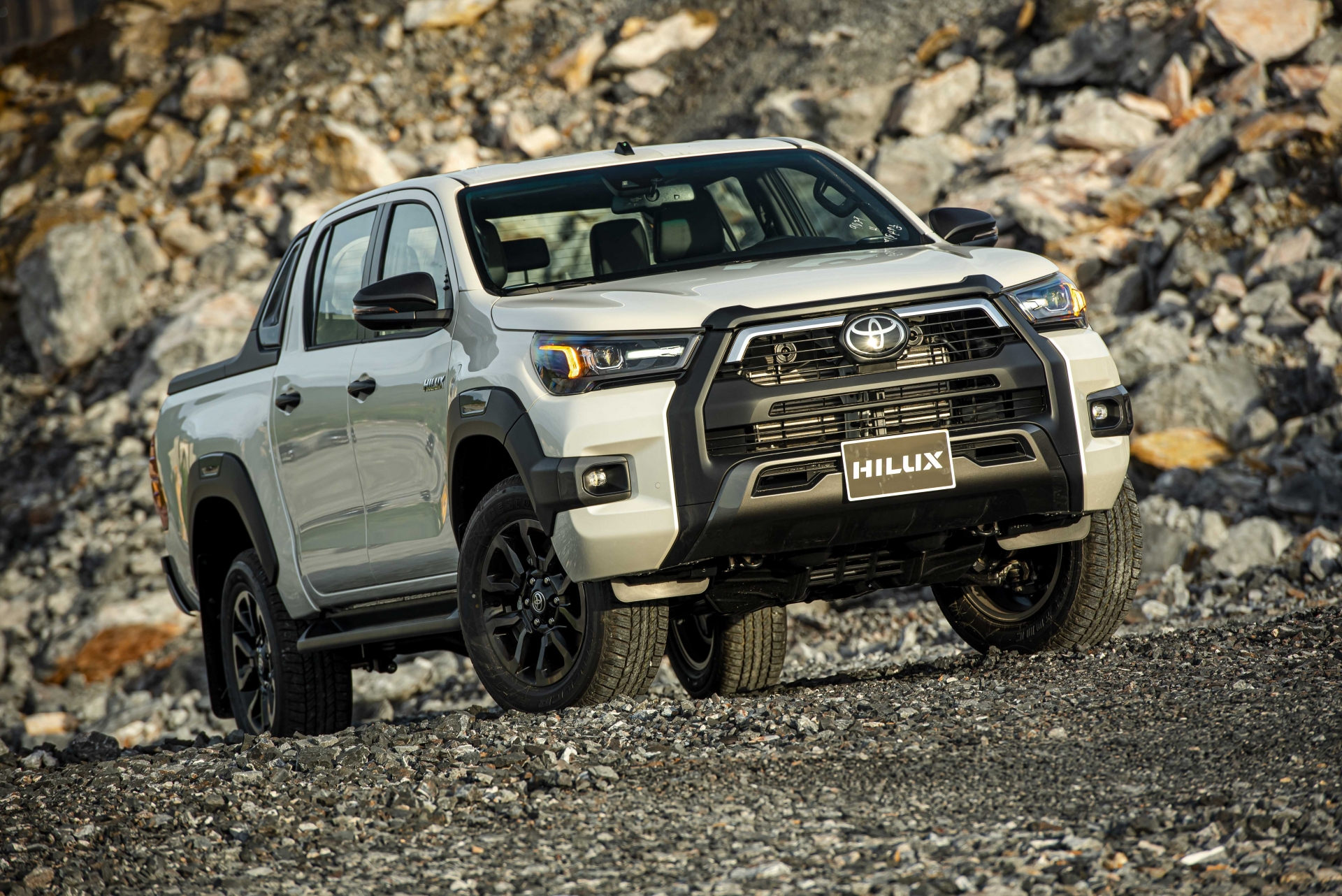 Phân khúc bán tải tháng 1/2022: Ford Ranger suýt bị Mitsubishi Triton hạ bệ
