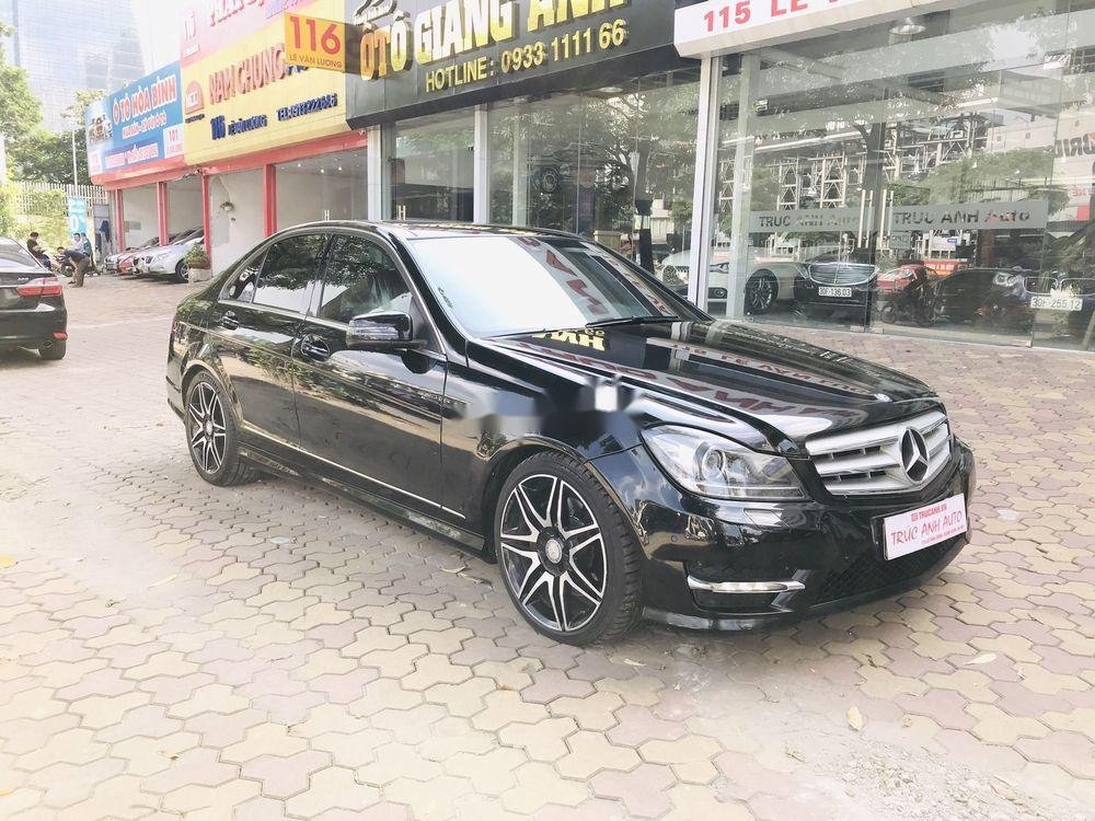Mercedes-Benz triệu hồi 3.200 xe C-Class và GLK tại Việt Nam