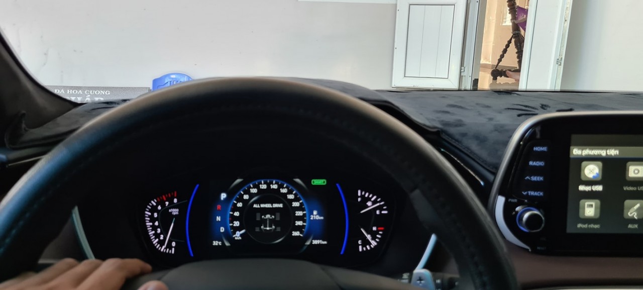 So sánh Hyundai Santa Fe và Ford Everest