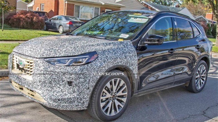 Ford Escape 2023 lộ diện trên đường chạy thử