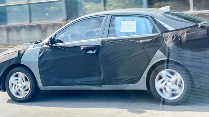 Hyundai Accent 2022 lộ ảnh chạy thử trên đường phố
