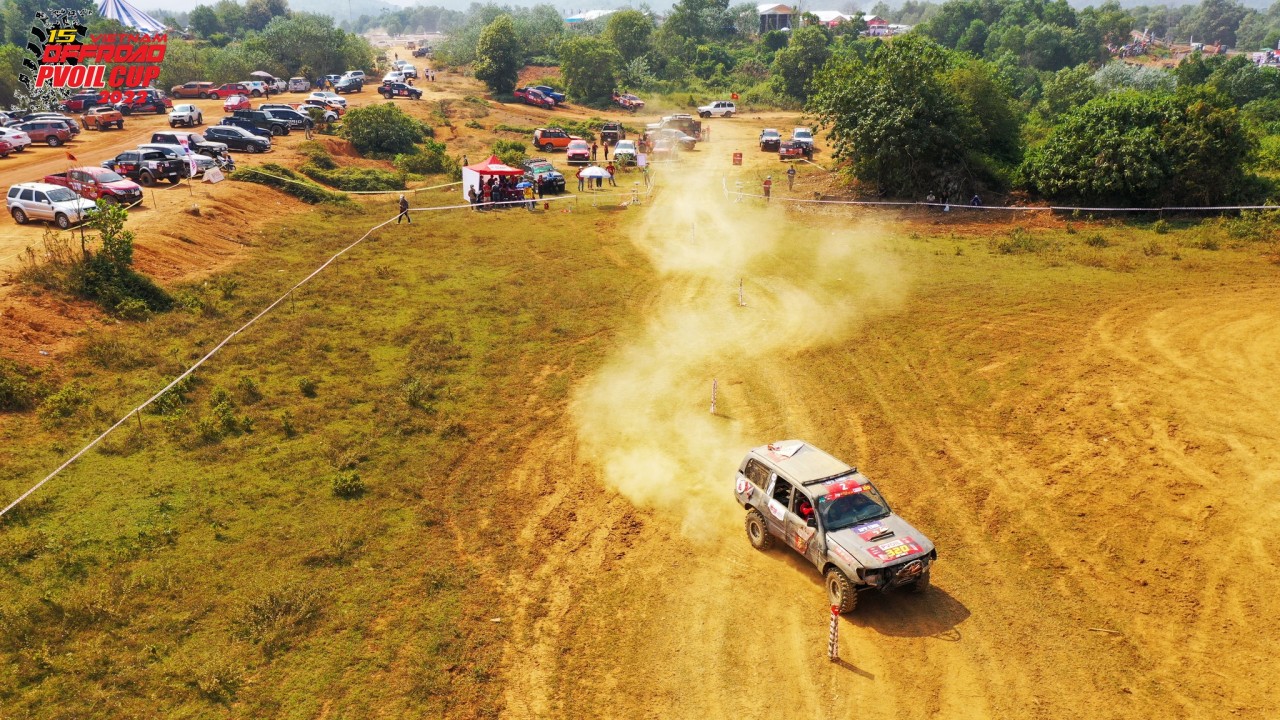 [PVOIL VOC 2022] Gymkhana bài 7: 'Xem đường này phải bịt 3 cái khẩu trang'