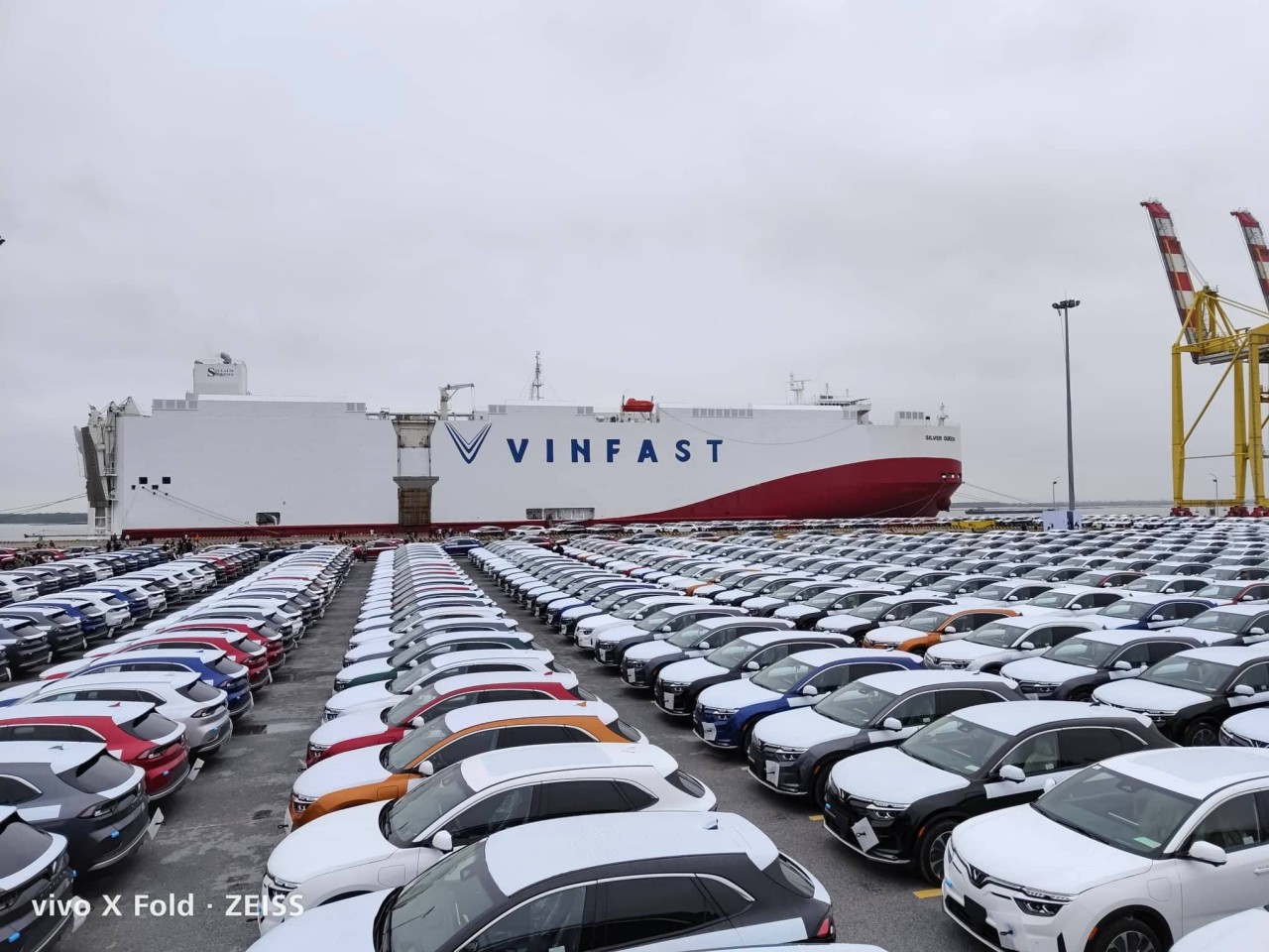 999 chiếc ô tô điện VinFast VF 8 chính thức lên đường sang Mỹ