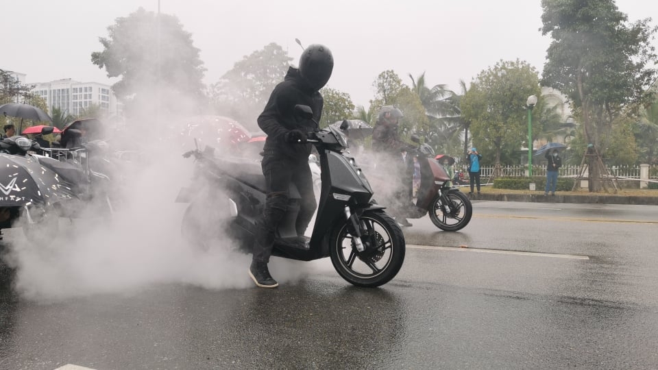 Ưu nhược điểm của xe điện VinFast Theon