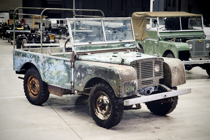 di tim tung tich chiec land rover dau tien tai viet nam