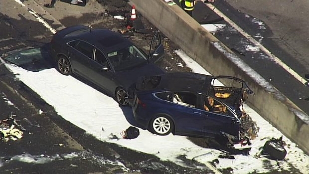 Tai nạn chết người của hệ thống Autopilot trên xe Tesla Model X