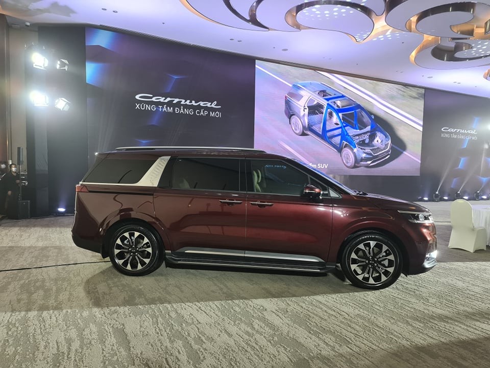 Giá Kia Carnival 2022 mới ra mắt từ 1,2 tỷ đến hơn 1,8 tỷ đồng
