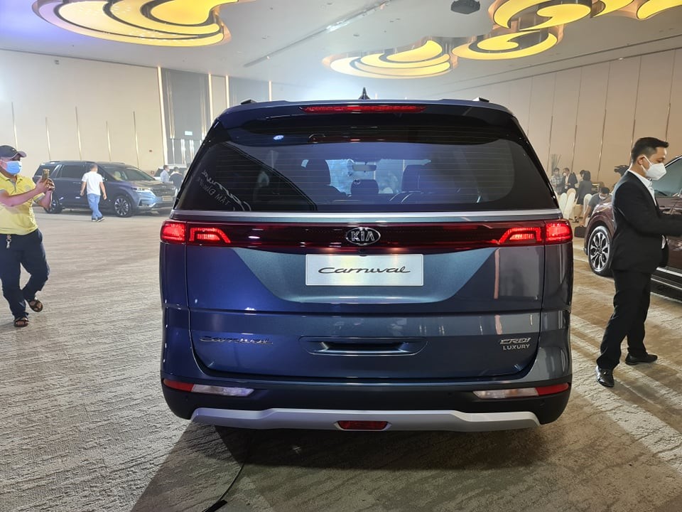 Giá Kia Carnival 2022 mới ra mắt từ 1,2 tỷ đến hơn 1,8 tỷ đồng