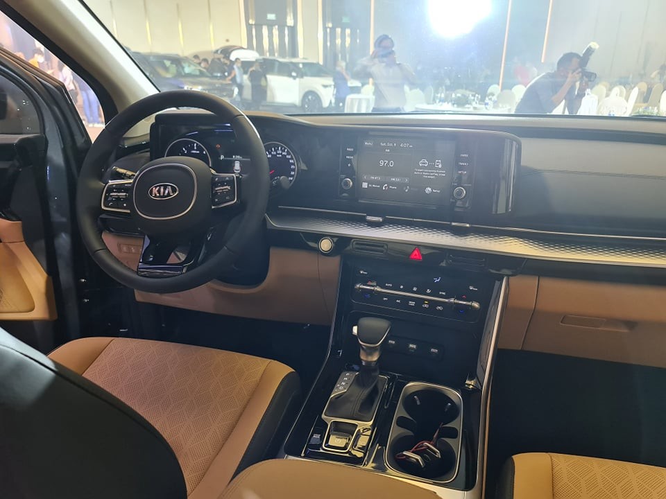 Giá Kia Carnival 2022 mới ra mắt từ 1,2 tỷ đến hơn 1,8 tỷ đồng