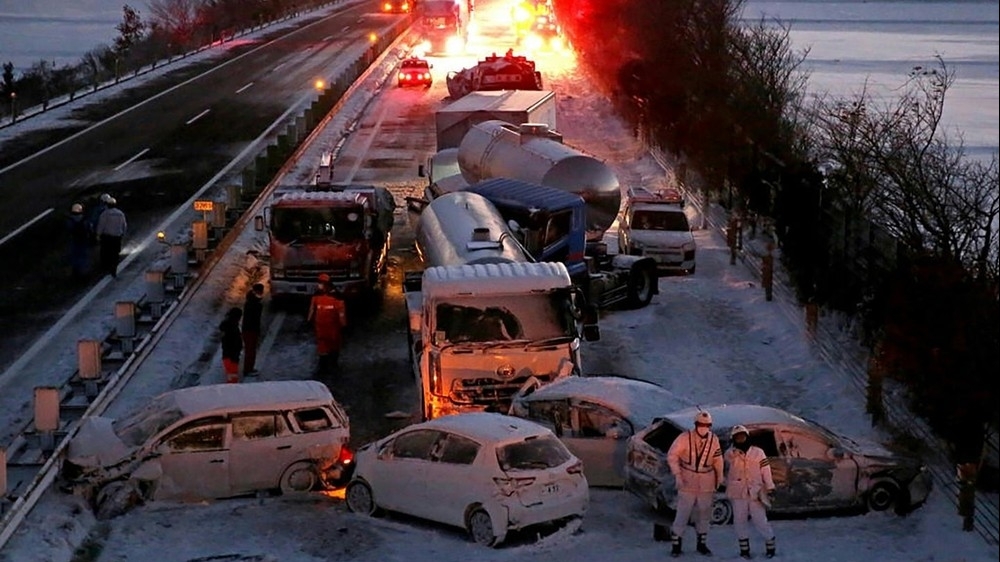 134 ô tô dính tai nạn liên hoàn trong bão tuyết tại Nhật Bản