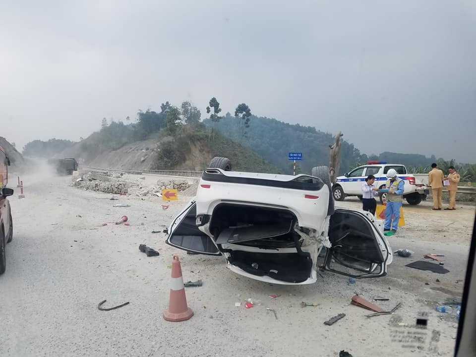 het tet mazda6 lat ngua tren duong ve ha noi