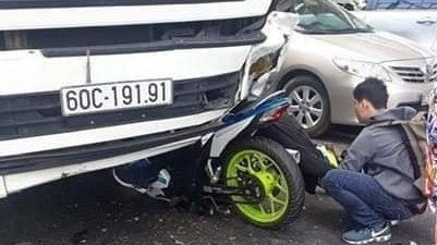 Phượt thủ lái Yamaha Exciter lao thẳng vào đầu ô tô tải khi đổ đèo Bảo Lộc