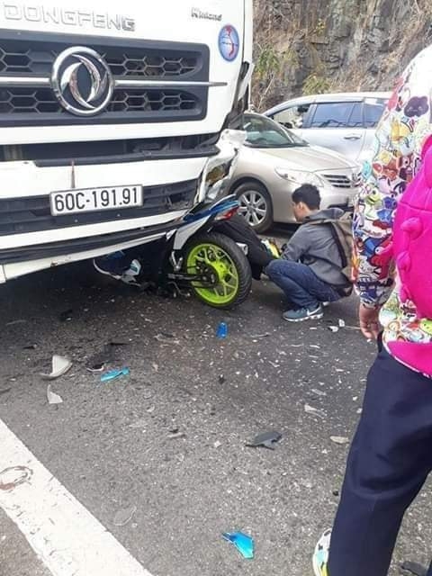 phuot thu lai yamaha exciter lao thang vao dau o to tai khi do deo bao loc