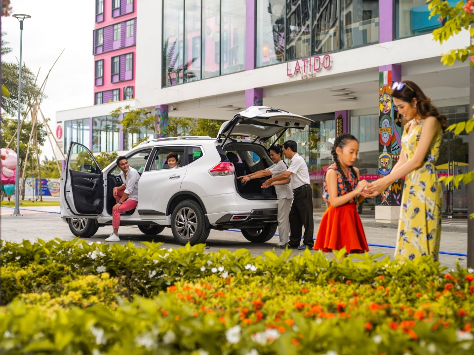 nissan viet nam tang qua kep cho khach hang mua xe trong thang 3