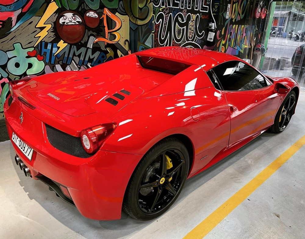 Chủ tịch cà phê Trung Nguyên bán nốt siêu xe mui trần Ferrari 458 Spider