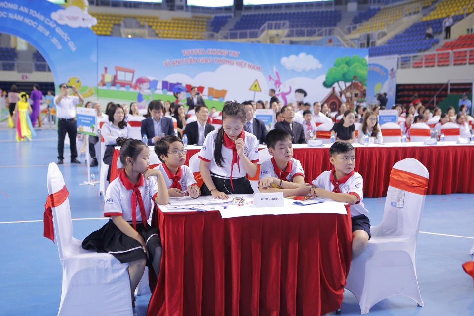 toyota nang cao y thuc an toan giao thong cho the he tre