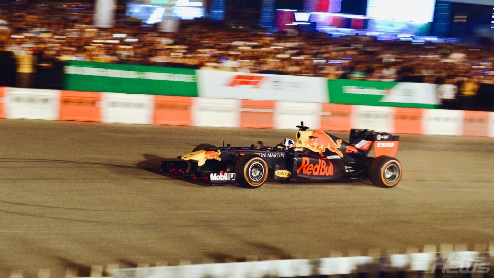 Giá vé F1 Việt Nam so với thế giới đắt rẻ ra sao gia ve f1 viet nam re nhat the gioi