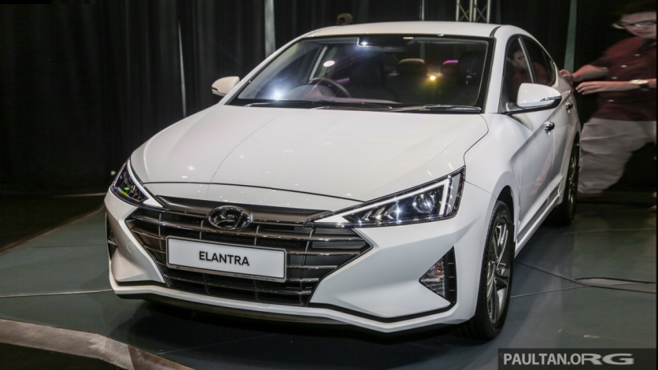 Hyundai Elantra nâng cấp giá từ 617 triệu đồng ở Malaysia