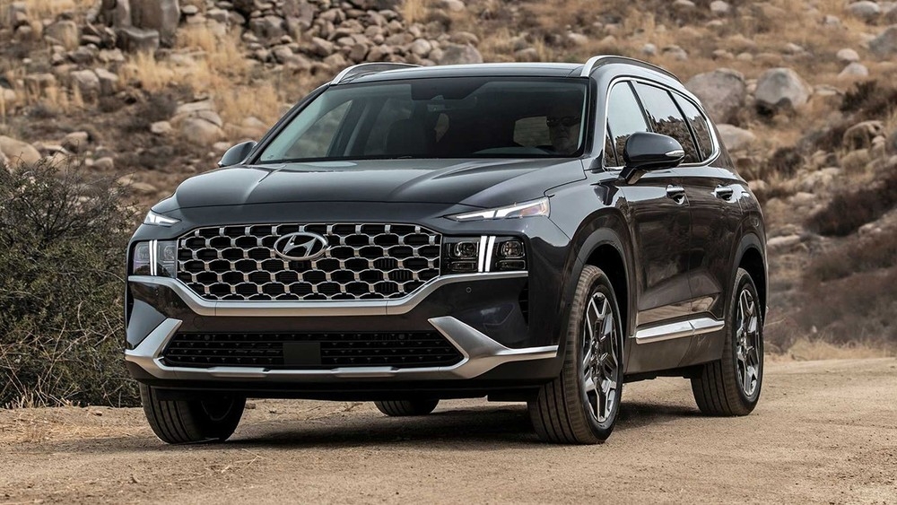 Hyundai Santa Fe 2021 là bản nâng cấp giữa vòng đời, dự kiến ra mắt Việt Nam ngay trong tháng 5