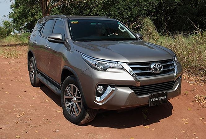 toyota fortuner 2018 tang gia ban du duoc mien thue