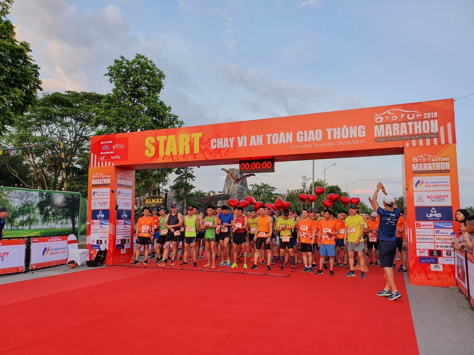 otofun marathon 2019 giai chay vi an toan giao thong chinh thuc khai mac
