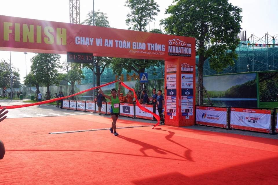 nhin lai nhung khoanh khac tuyet dep tai otofun marathon 2019