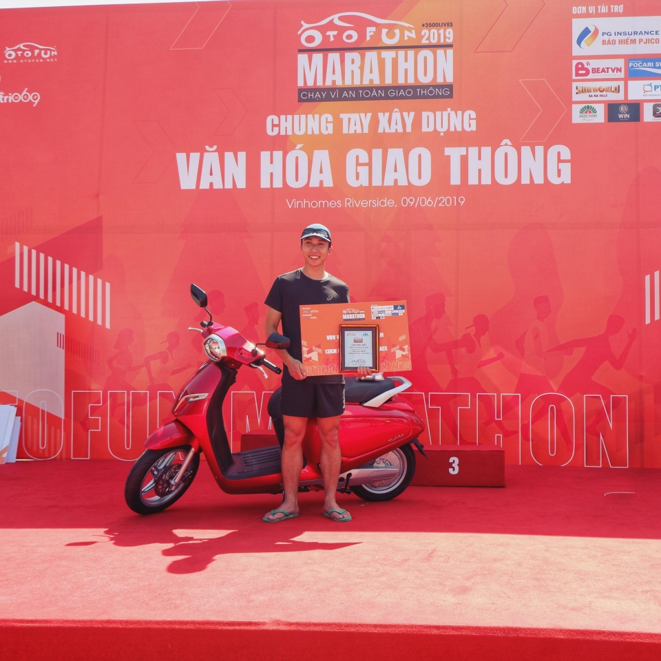 otofun marathon 2019 da tim duoc chu nhan xe may dien vinfast klara